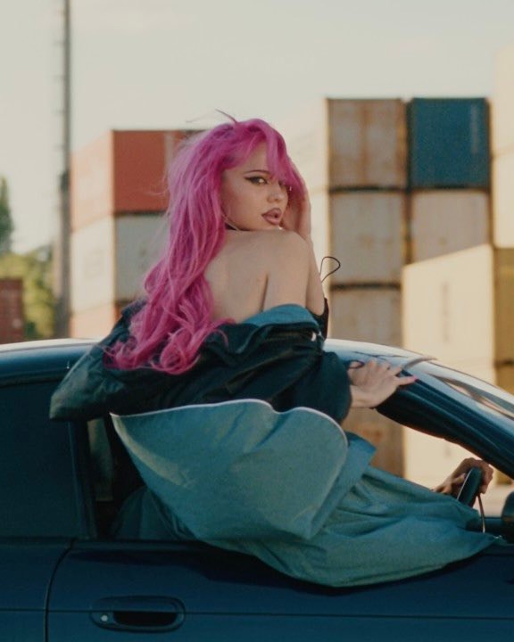 ADÉLA Ain't In LA Spotify milestone