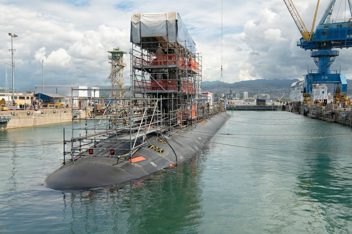 Newport News submarine construction (photo 2 of 3) Newport News submarine construction (photo 2 of 3)
