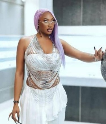 Photos of the Top 5 Streamed Female African Artists (photo 2 of 4)