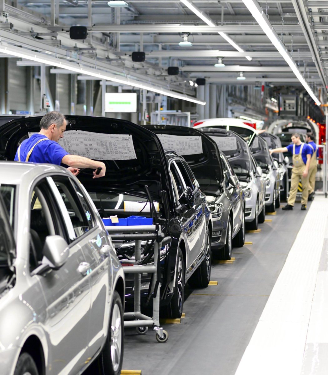 Volkswagen layoffs 100,000 employees (photo 2 of 2)