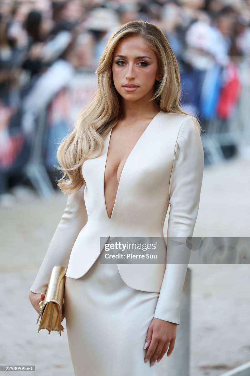 Tate McRae Paris Fashion Week