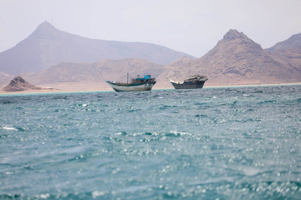 Xin Long Yang and Cosnew Lake Bab el-Mandeb passage (photo 3 of 3) Xin Long Yang and Cosnew Lake Bab el-Mandeb passage (photo 3 of 3)