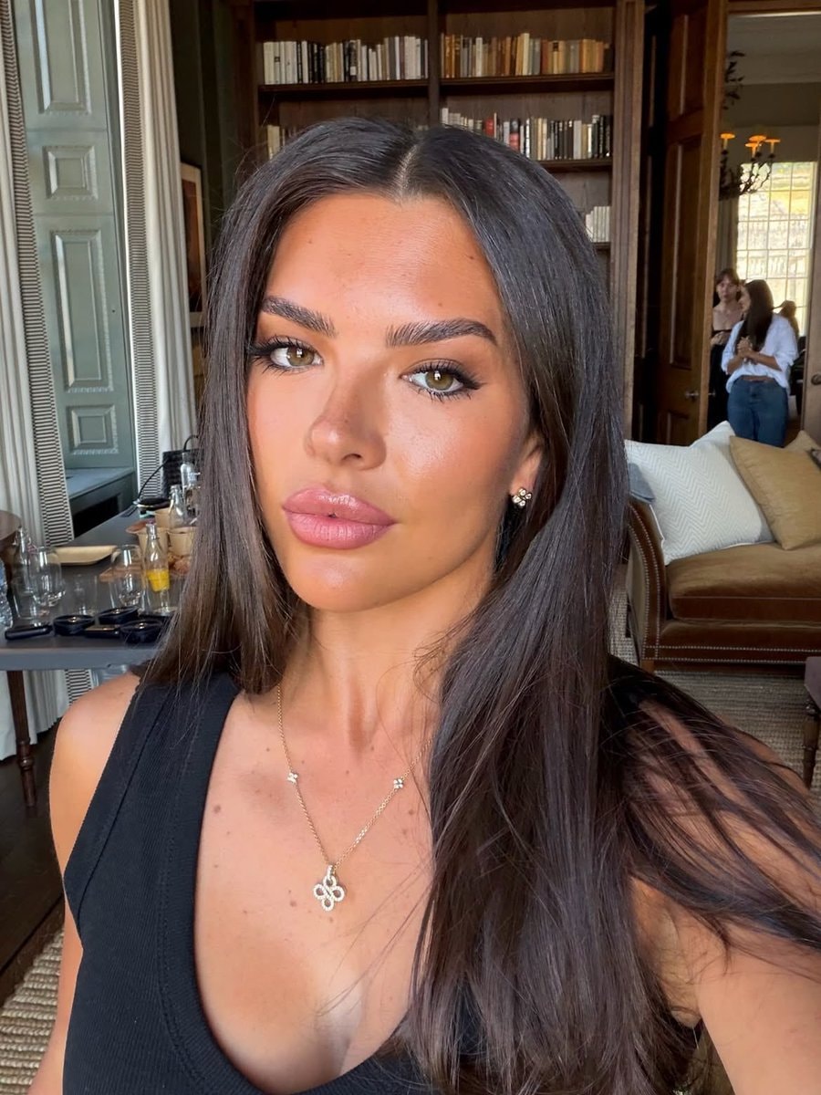 Gemma Owen selfie (photo 2 of 2)