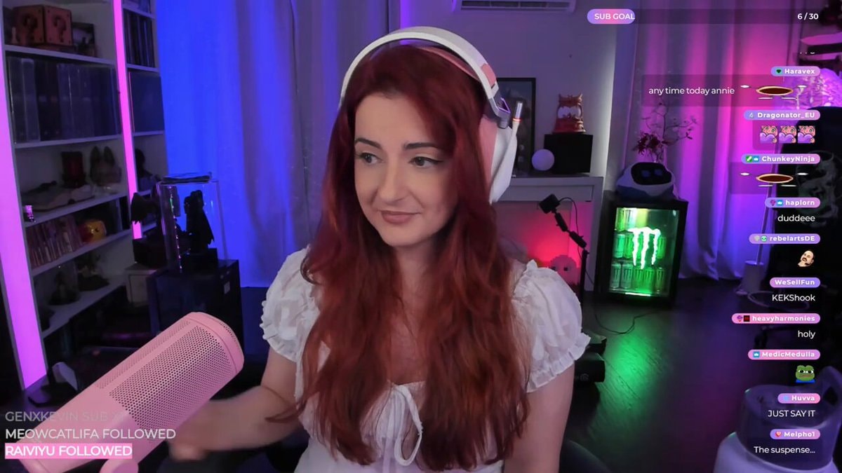 AnnieFuchsia pregnancy announcement