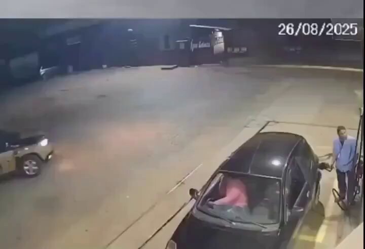 woman sees police