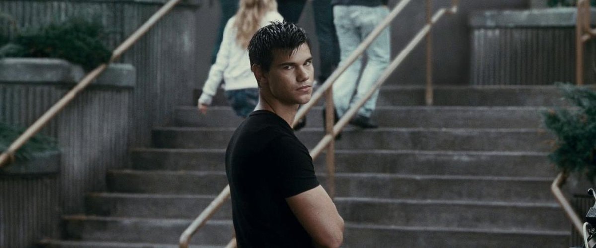 Twilight Saga Eclipse 16 years (photo 3 of 4)
