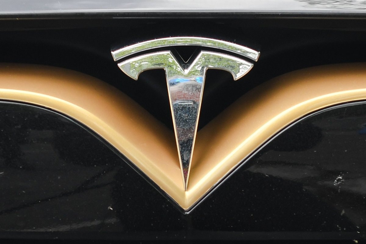 Tesla FSD data controversy (photo 1 of 2)