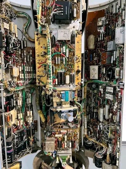 Early 1960s guided missile electronics (photo 2 of 2)