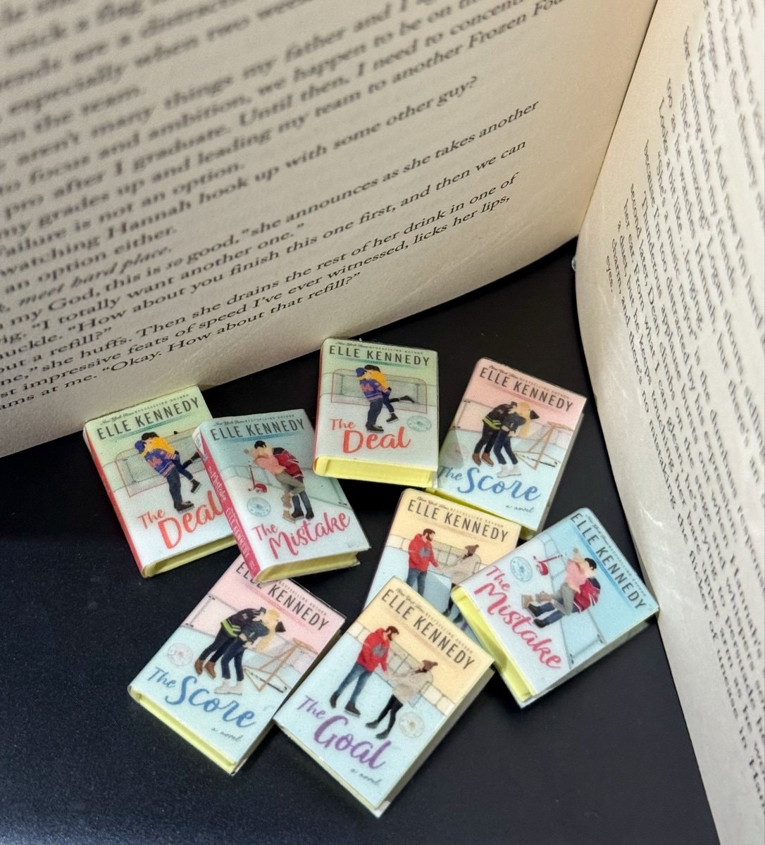 Off-Campus mini books Elle Kennedy Off-Campus mini books Elle Kennedy