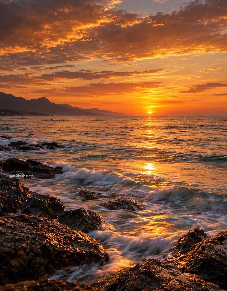 Golden hour seascape at sunset