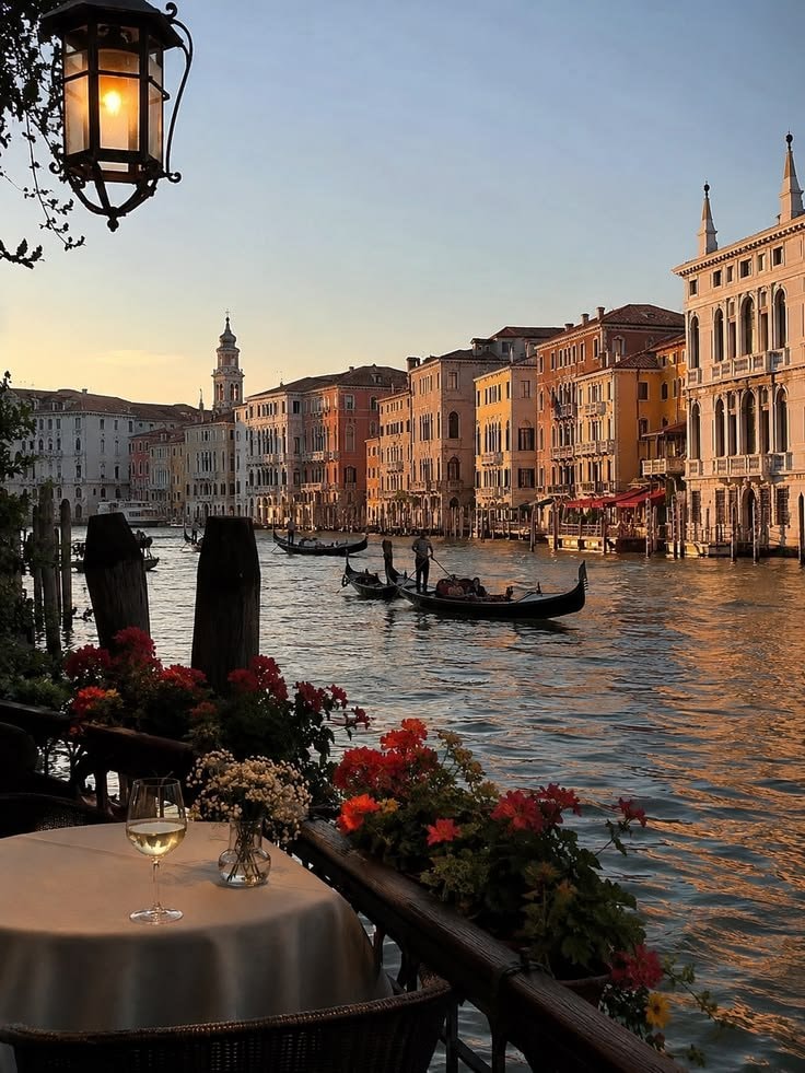 Venice Italy canal gondola (photo 4 of 4)