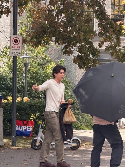 Charlie Evans Off Campus set