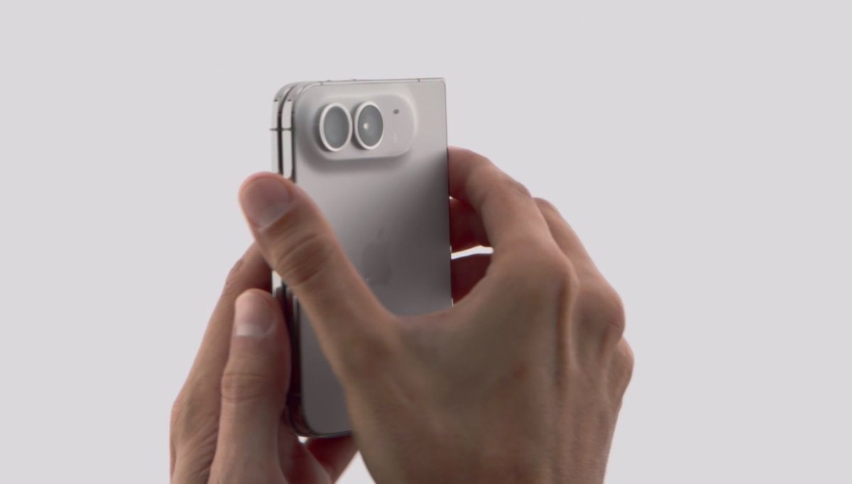 Apple first foldable phone