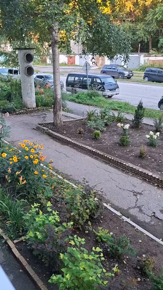 Russian lyrics garden scene