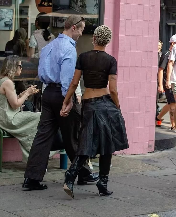 Doja Cat and Joseph Quinn in London (photo 2 of 2)