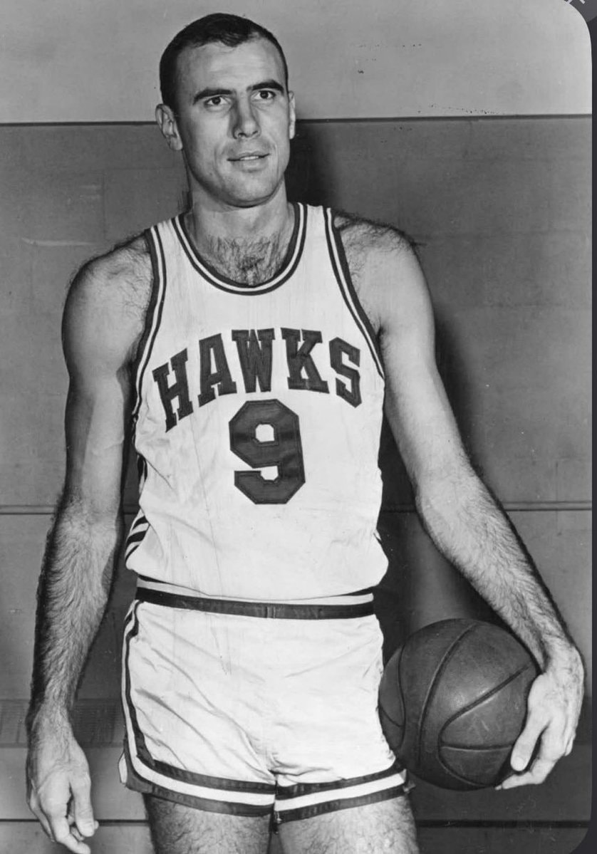 Bob Pettit vintage HAWKS portrait