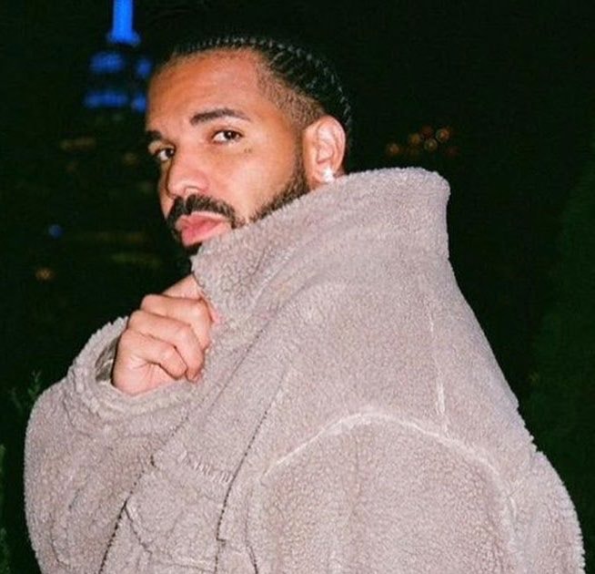 Rapper Drake in a news context (photo 1 of 2)