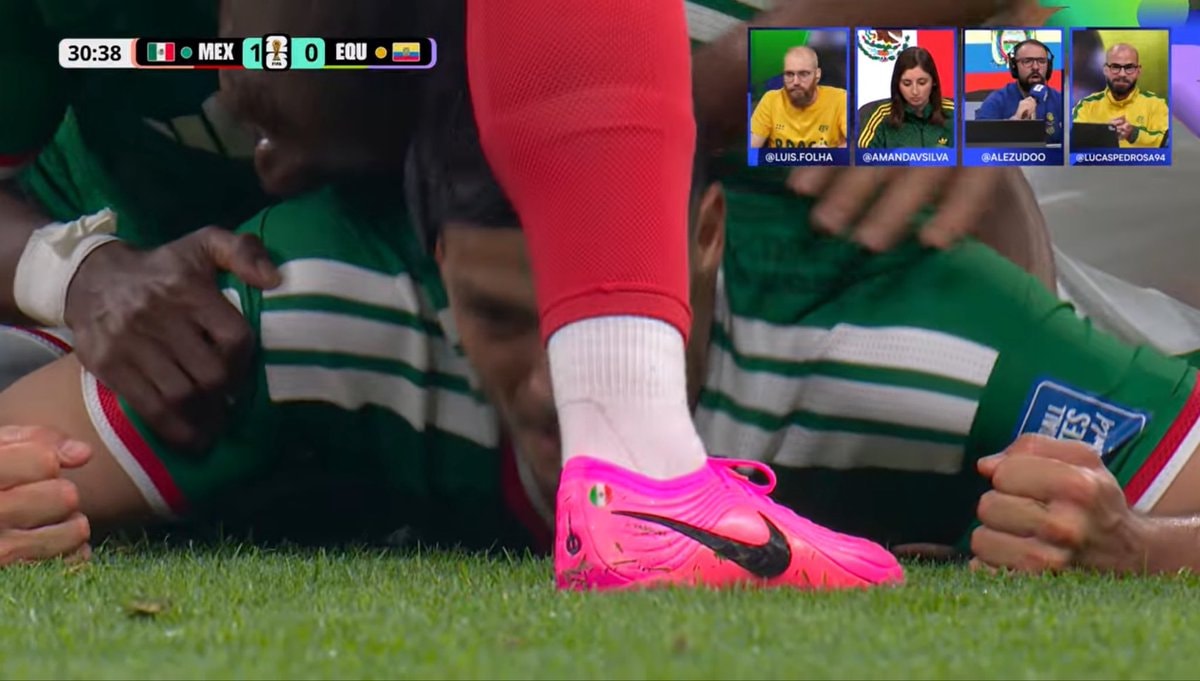 Raul Jimenez Mexico vs Ecuador (photo 1 of 2)