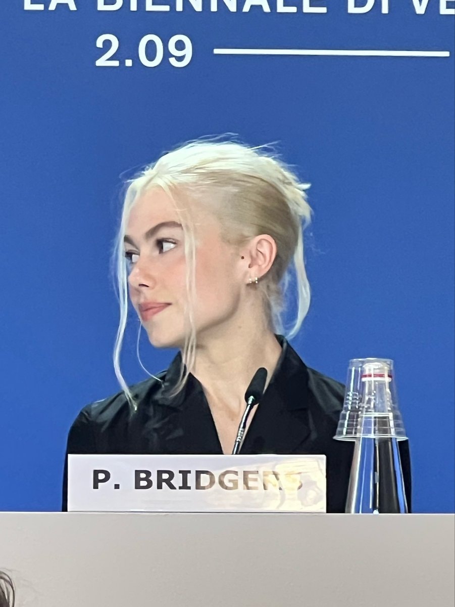 Phoebe Bridgers at PRIMETIME Venice (photo 2 of 2)