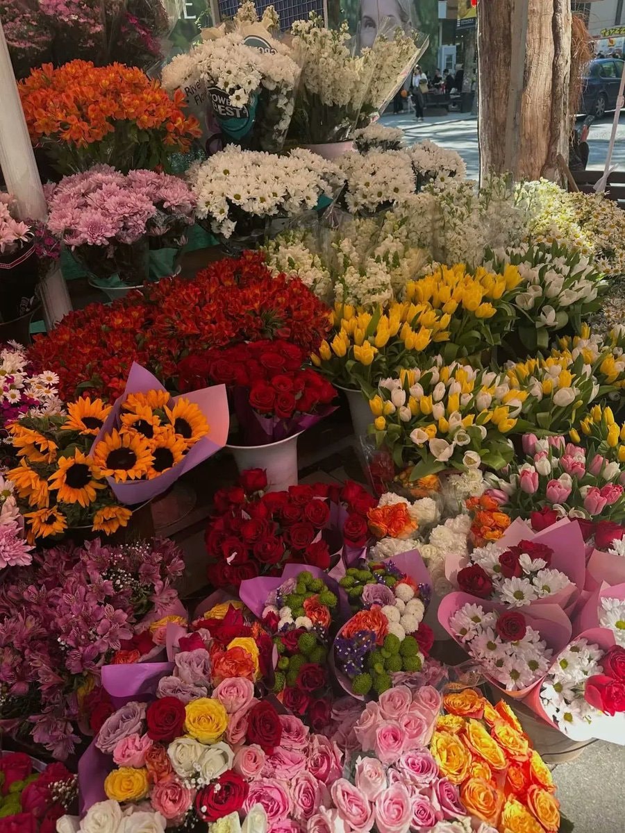 flower shop (photo 3 of 4)