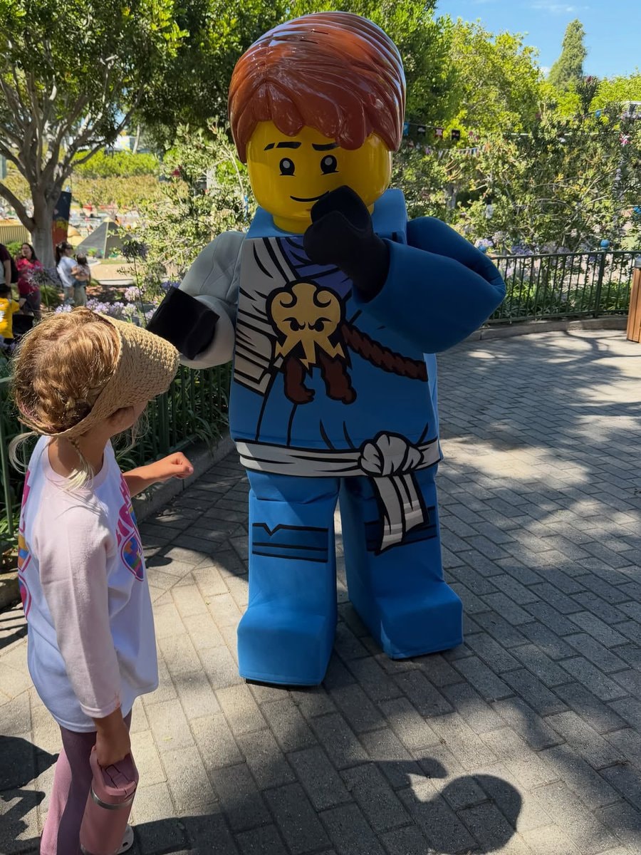 Katy Perry shares Daisy Dove LEGOLAND birthday moments (photo 4 of 4)
