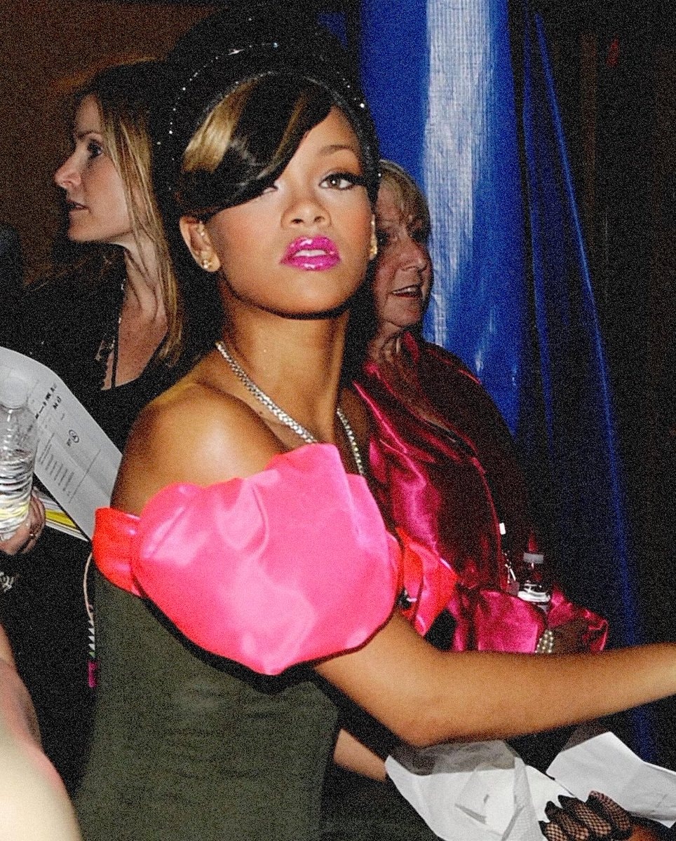 Rihanna Kids Choice Awards 2010 (photo 2 of 2)