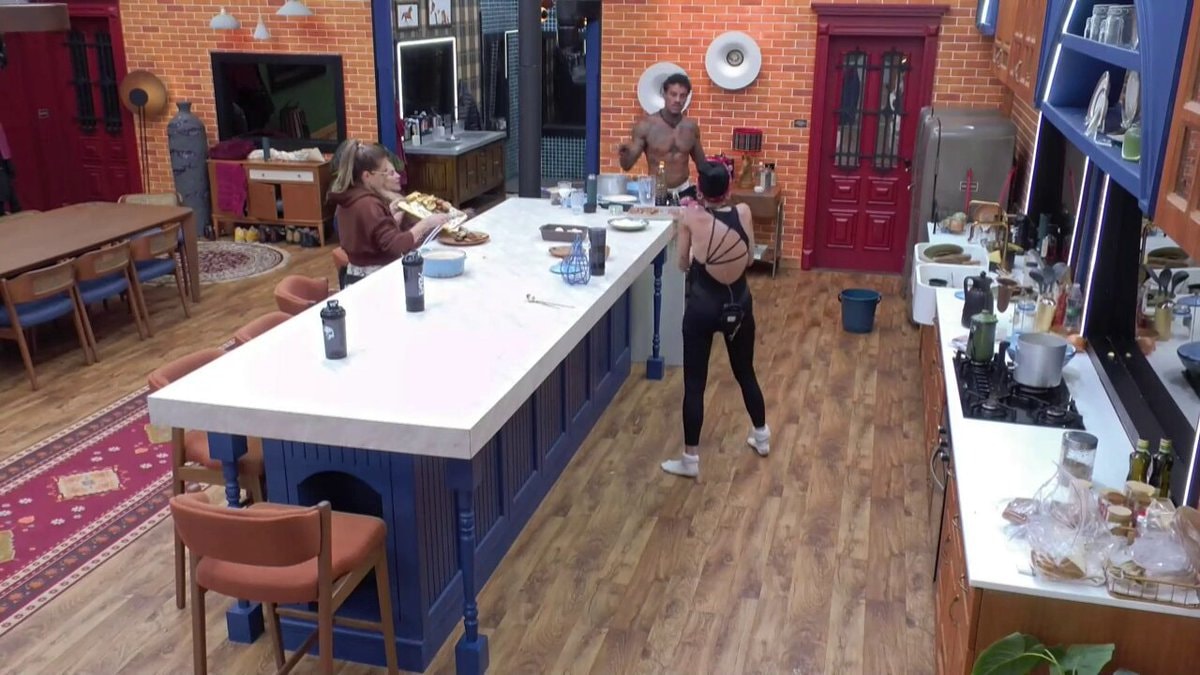 Murilo Ariela #AFazenda kitchen argument