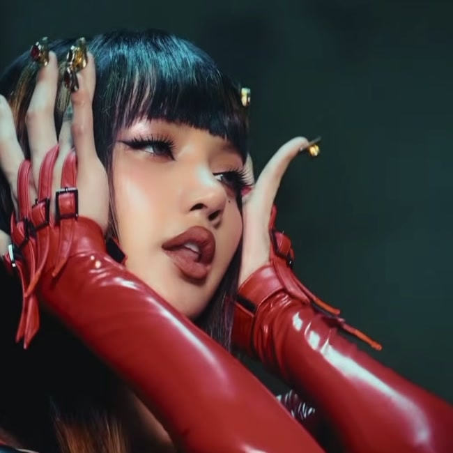 Lisa Blackpink photo 😭 Lisa Blackpink photo 😭