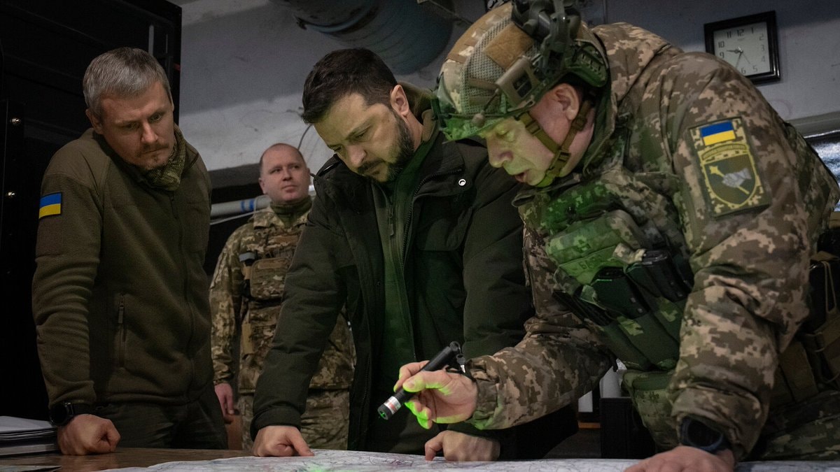 Zelensky removes Fedorov amid protests (photo 2 of 2) Zelensky removes Fedorov amid protests (photo 2 of 2)