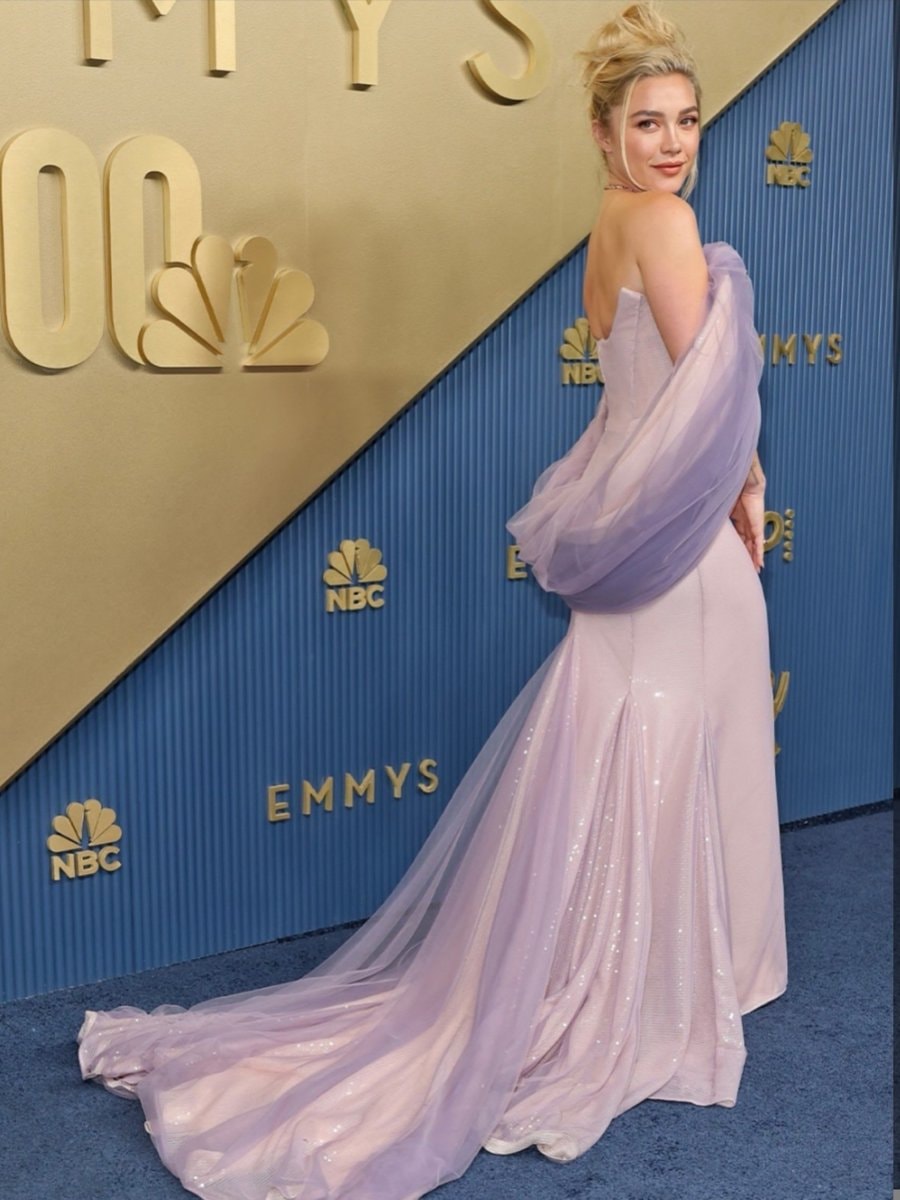 Florence Pugh at the 2026 Emmys (photo 3 of 3)