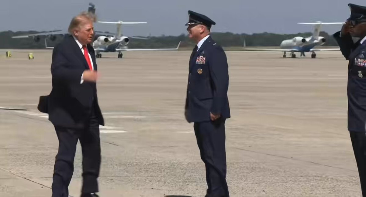 Trump boards Air Force One for Texas