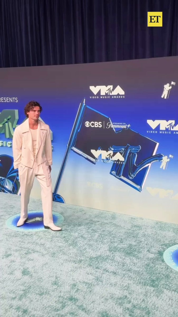 Nic Vansteenberghe VMAs