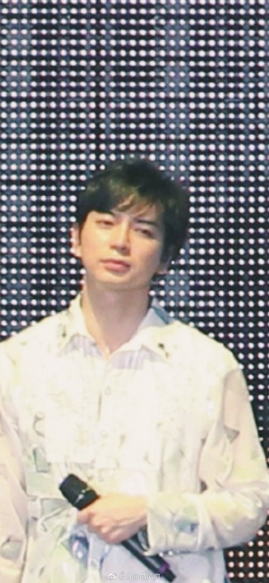 @人间电风扇 stage moment