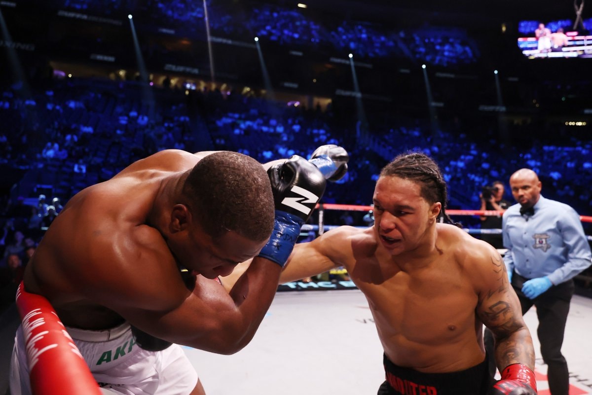 Da'Mazion Vanhouter stoppage finish (photo 4 of 4)