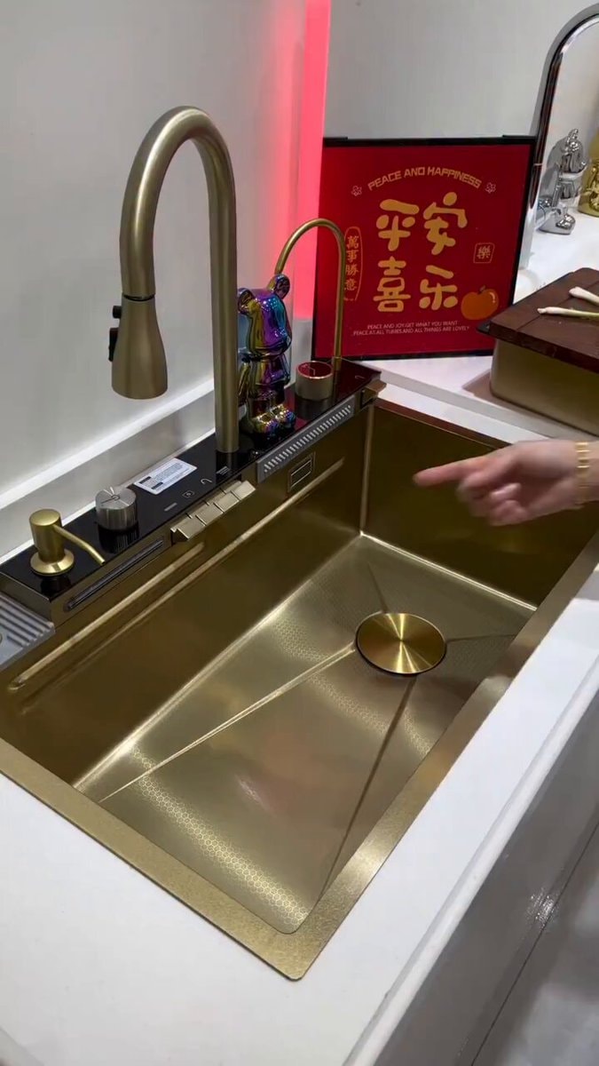 Luxury kitchen sink Luxury kitchen sink