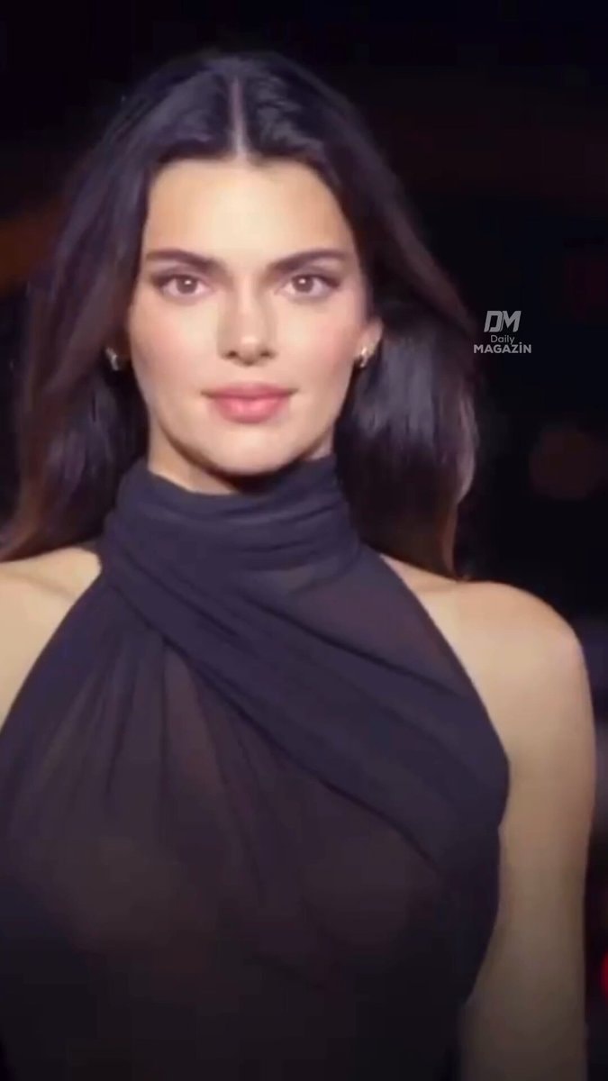 Kendall Jenner runway opening