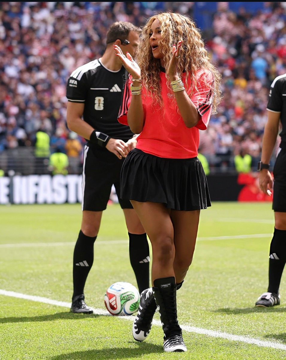 Ciara coin toss USMNT Australia Brody King adidas (photo 1 of 2) Ciara coin toss USMNT Australia Brody King adidas (photo 1 of 2)