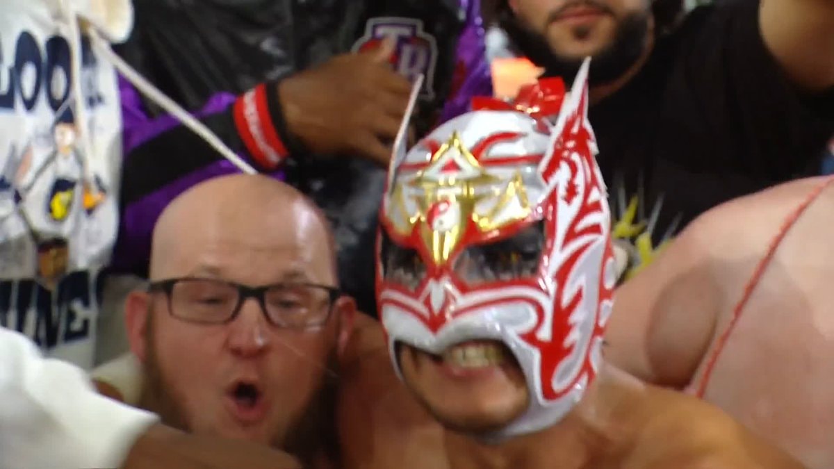 Dragon Lee defeats Big Cass
