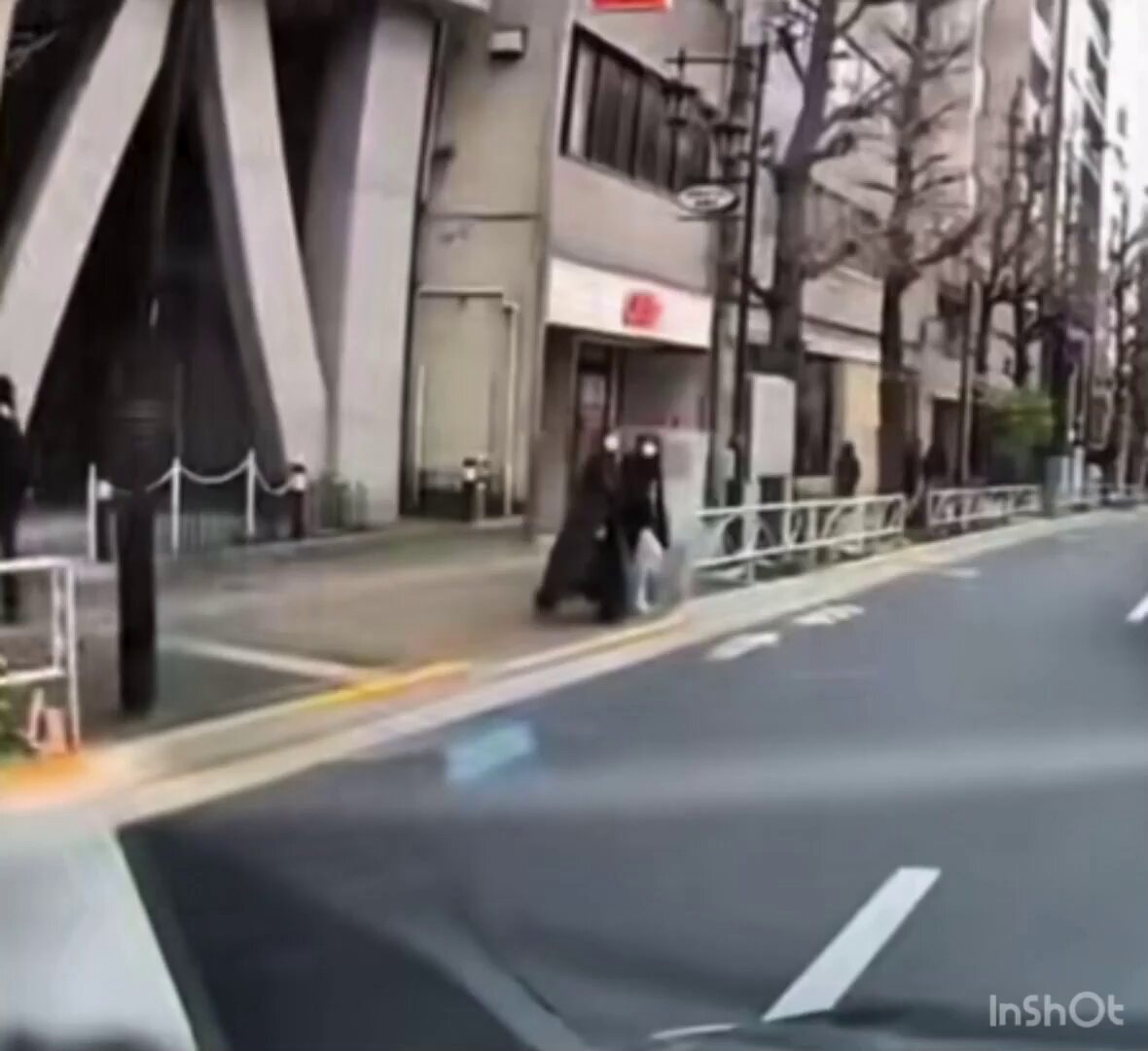 pedestrians not checking traffic