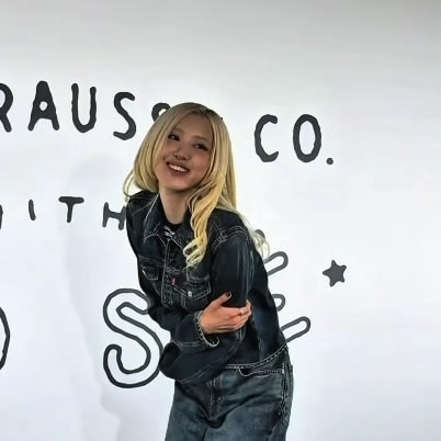 Rosé Levis pop-up