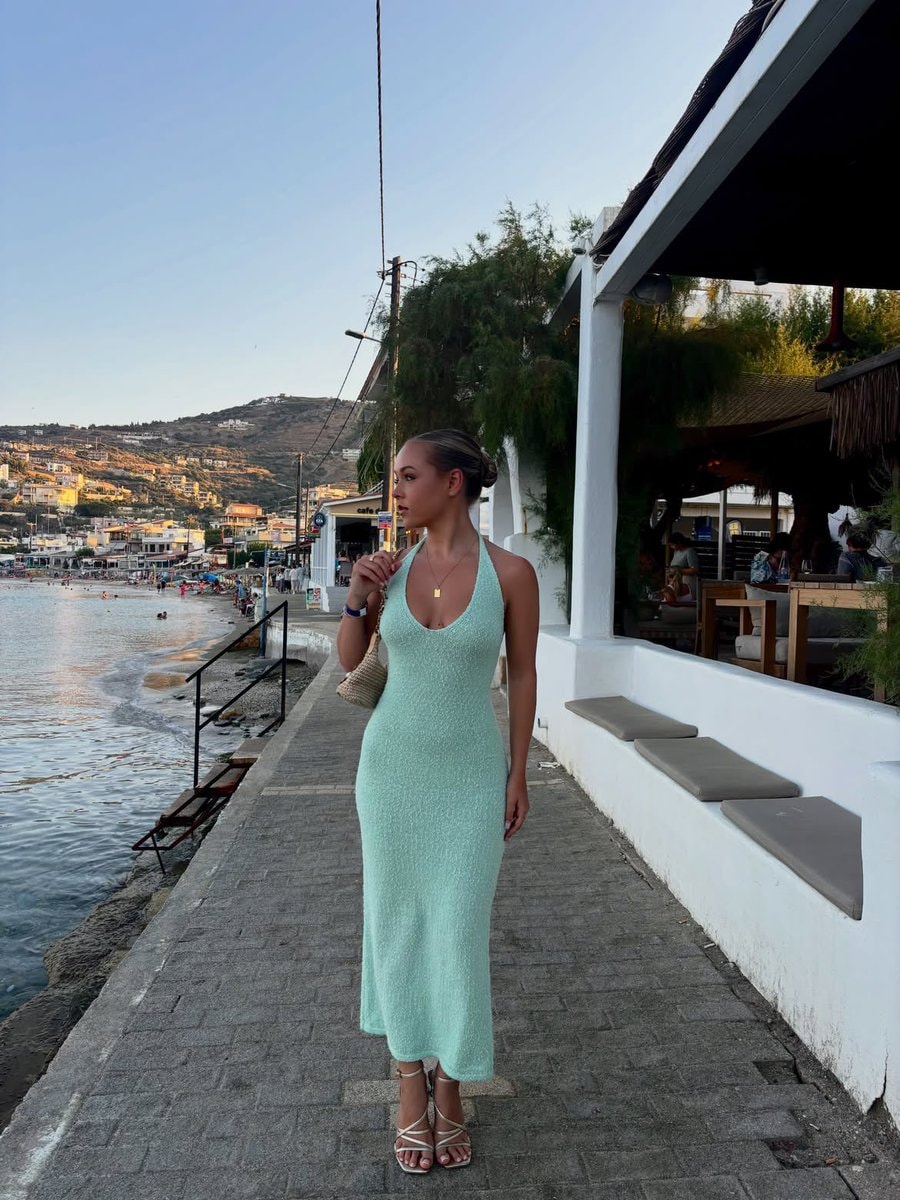 Ellie Dadd coastal vibes