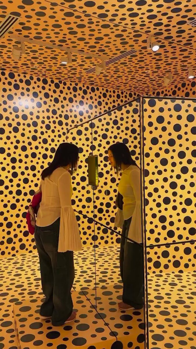 Yayoi Kusama Japanese artist