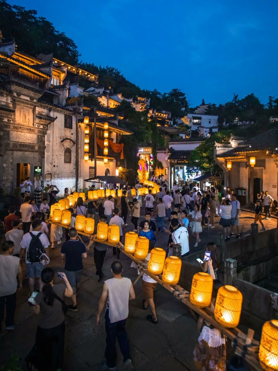 Wuyuan Huangling crane dance lanterns (photo 4 of 4)
