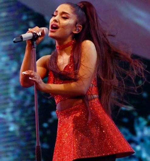Ariana Grande hate that I made you love me (photo 2 of 2)