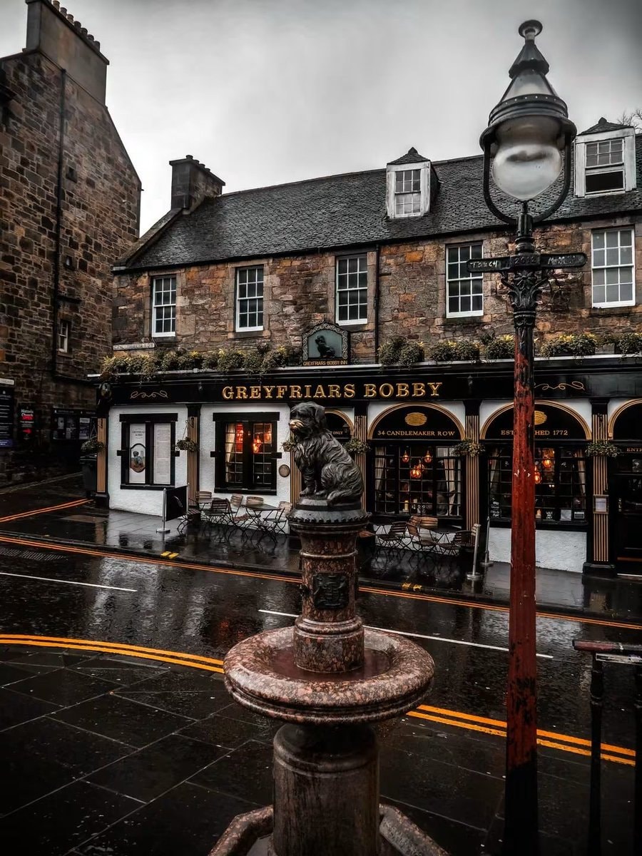 Edinburgh Scotland (photo 2 of 4)