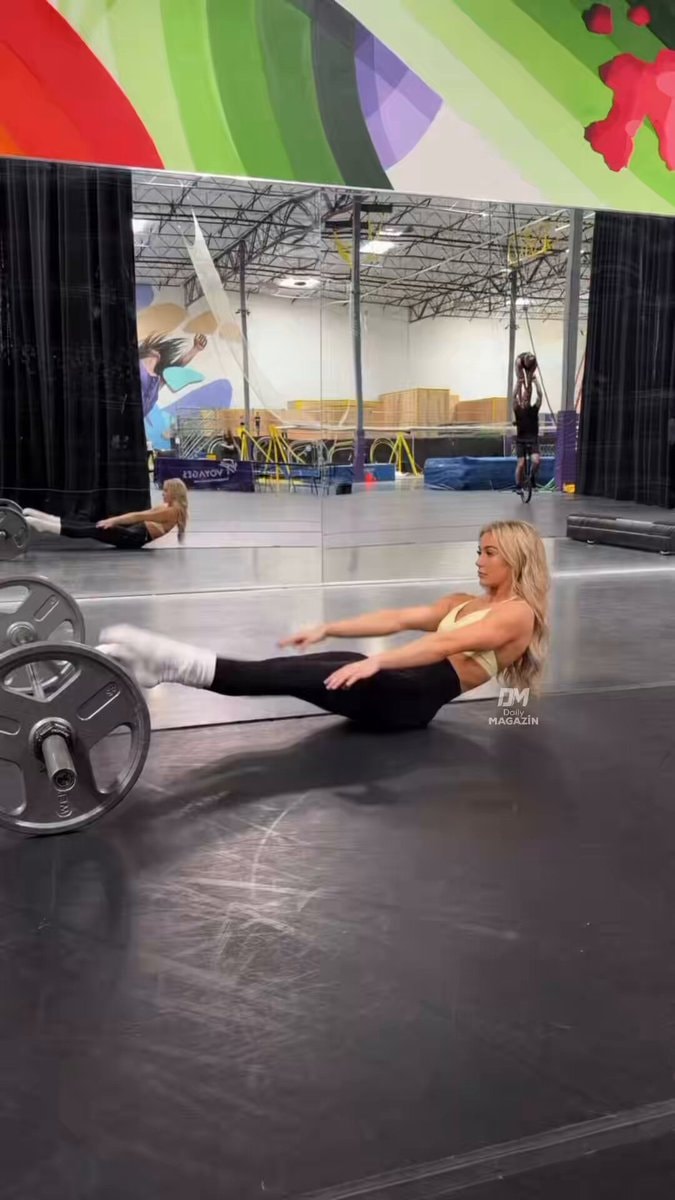 Evanya Cartier stretch video