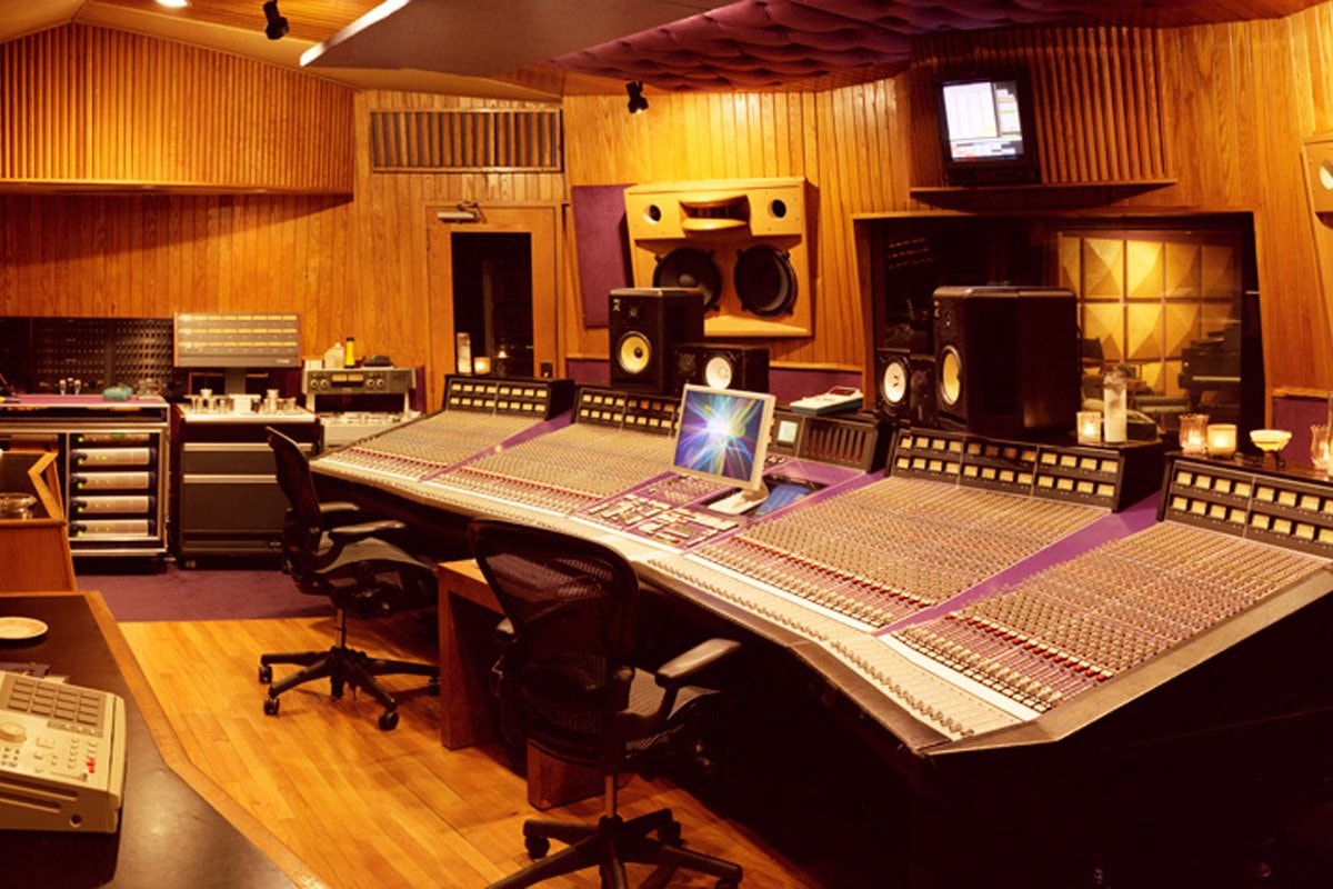 Taylor Swift Electric Lady Studios NYC (photo 2 of 2)