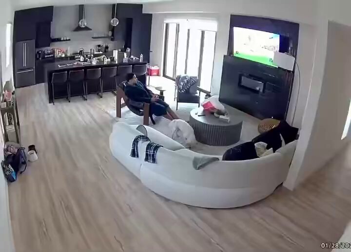 Husband ignores request to stay quiet