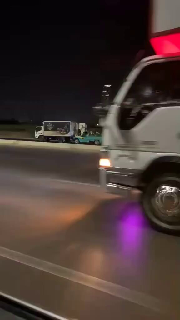 highway robbery men board moving truck