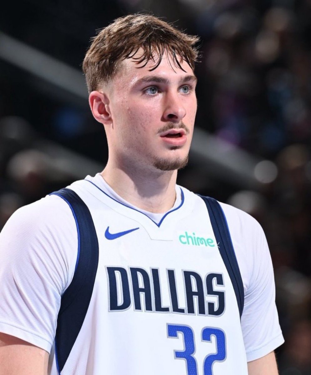 Cooper Flagg Dallas 32